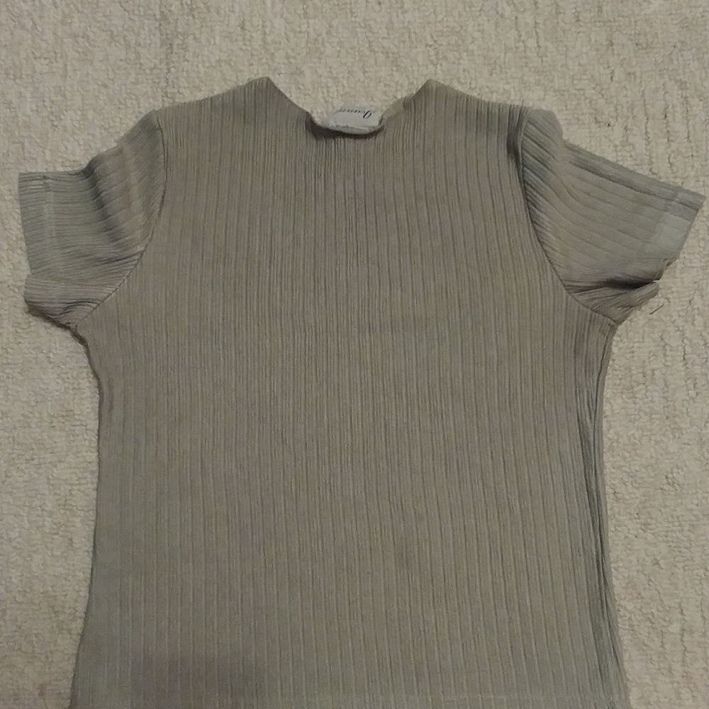 Ladies' top - Picture 2 of 2